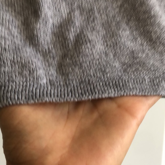 Beautiful Sweater. - Picture 6 of 8